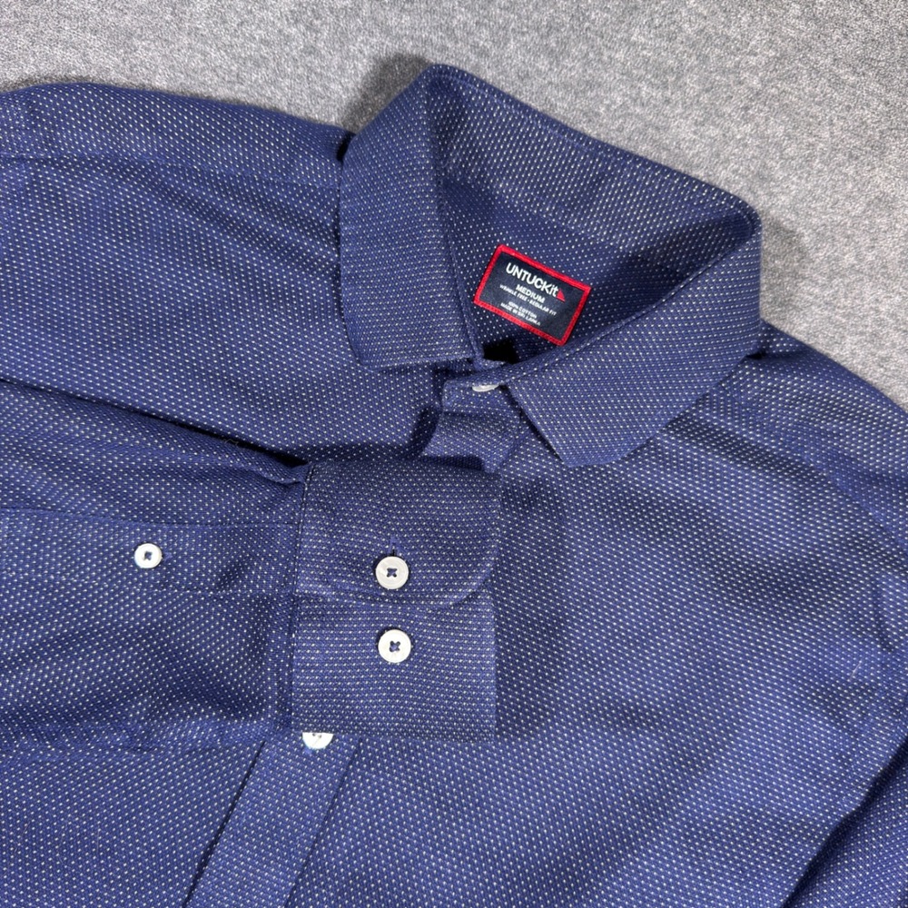 UNTUCKit Button Down Shirt Mens Medium Blue Polka Dot Wrinkle Free Regular Fit